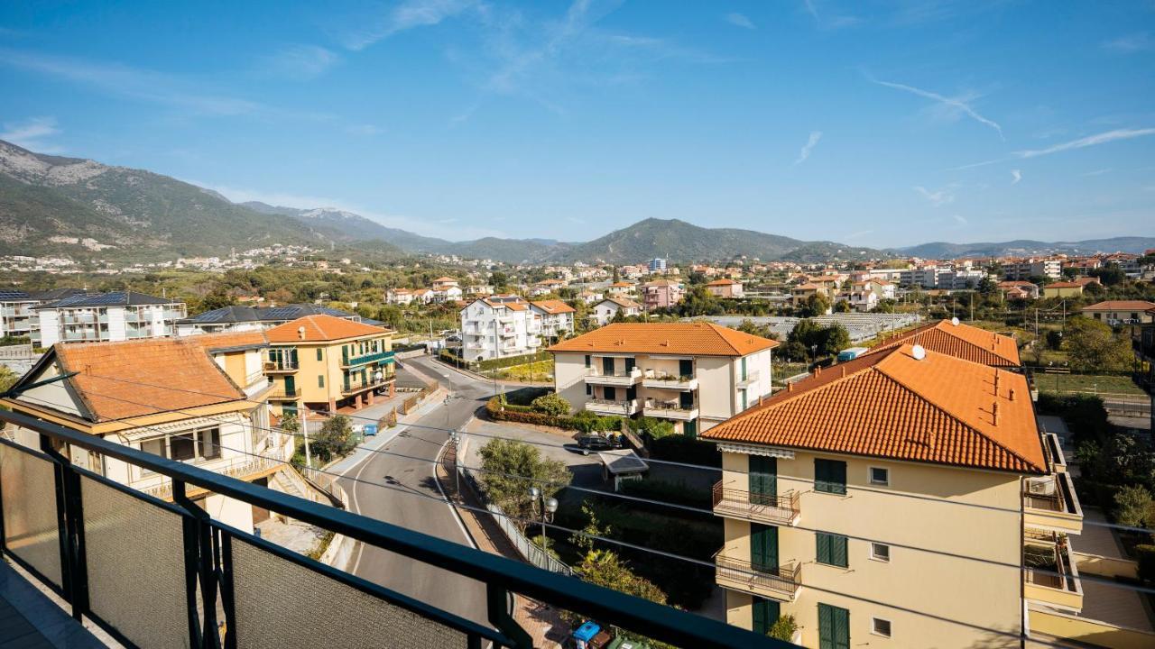Maison Olga - Incantevole Nuovo Trilocale Vista Mare Con Parcheggio Borghetto Santo Spirito Luaran gambar