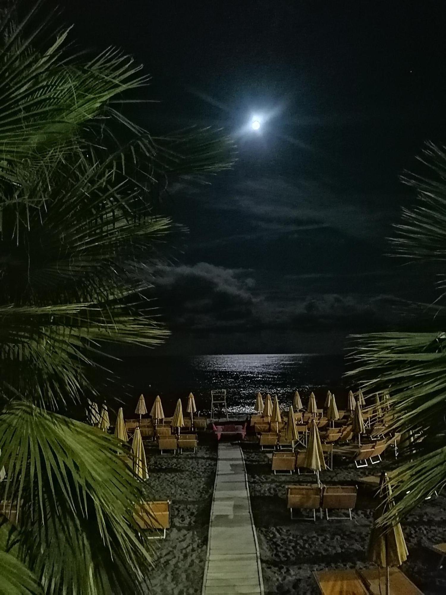Maison Olga - Incantevole Nuovo Trilocale Vista Mare Con Parcheggio Borghetto Santo Spirito Luaran gambar